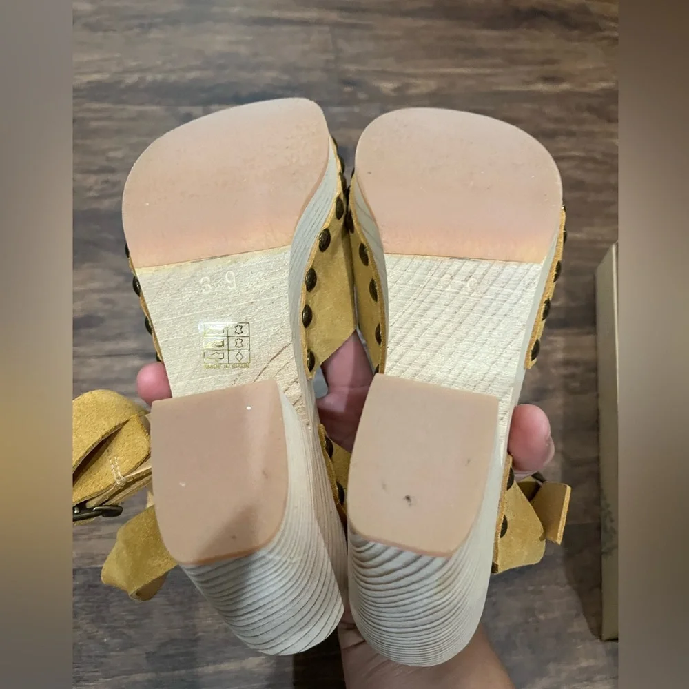 Free People‎ Tan Suede Pasadena Clogs Sz. 39 NWOB